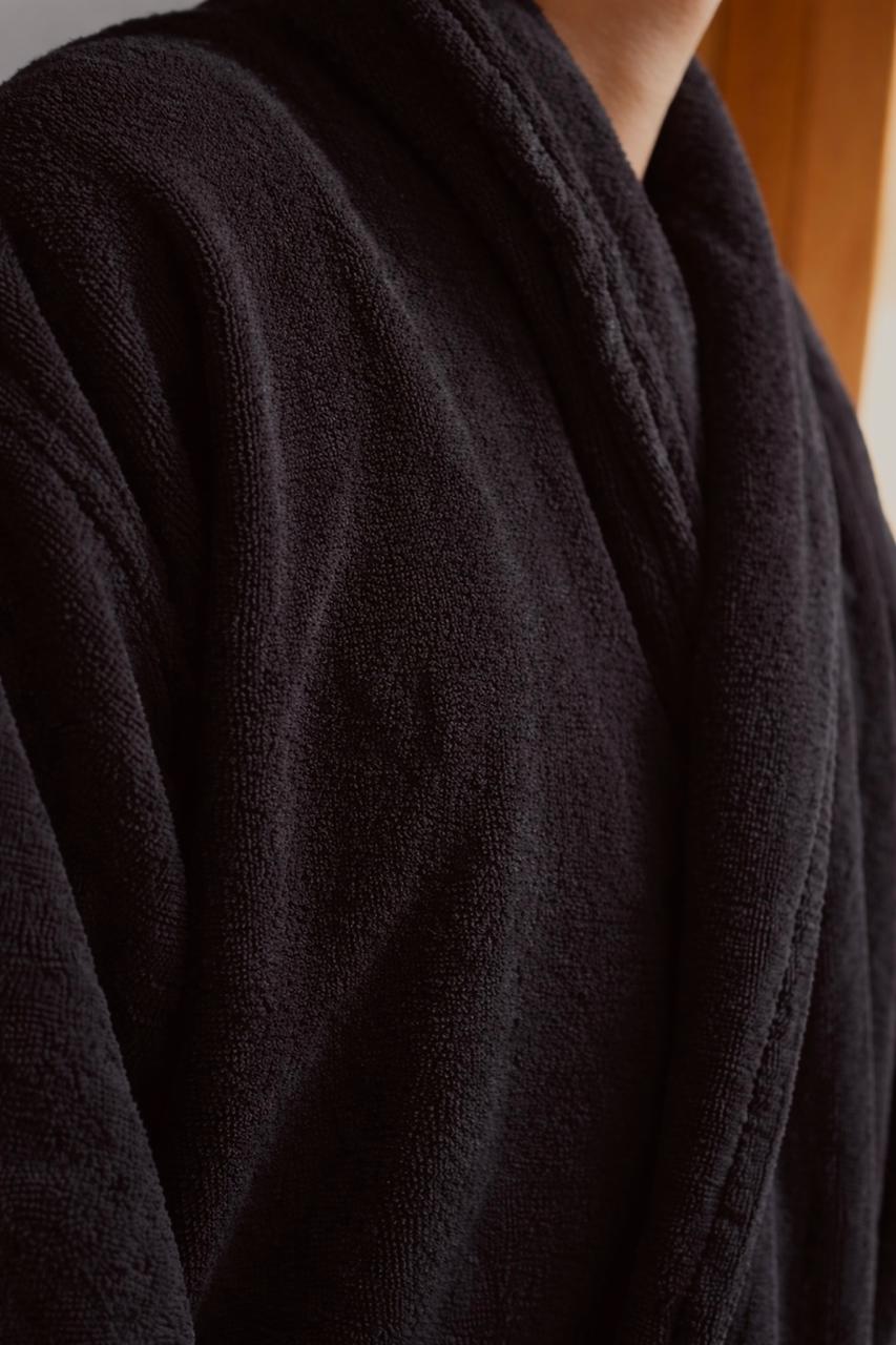 BATA DE TERCIOPELO BLACK NOIR