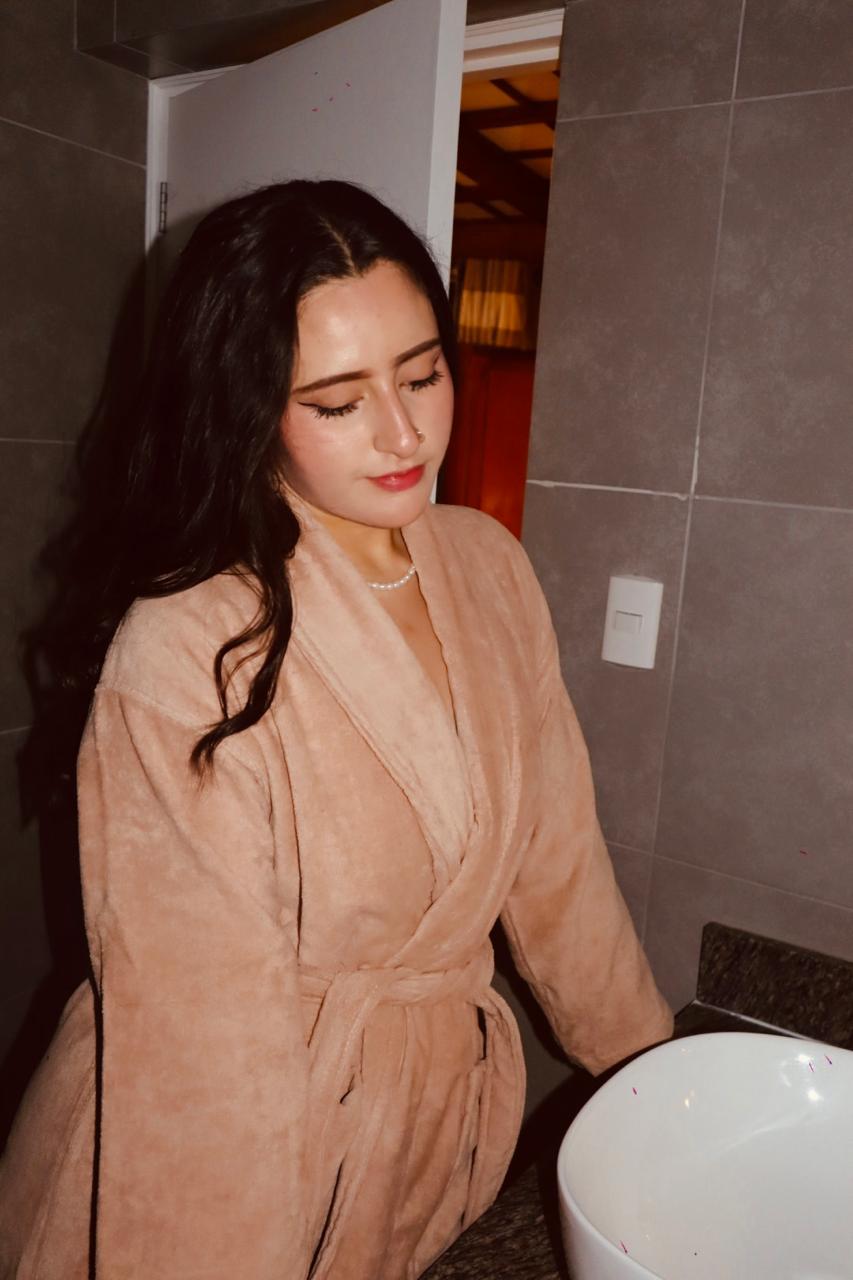 BATA DE TERCIOPELO BEIGE SABLE